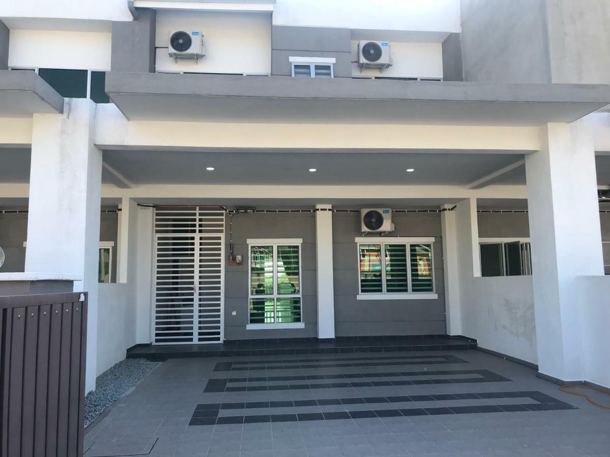 Ipoh Water Front City Homestay Bagian luar foto