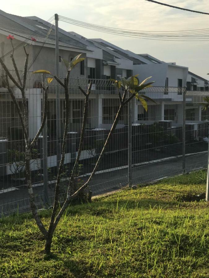 Ipoh Water Front City Homestay Bagian luar foto