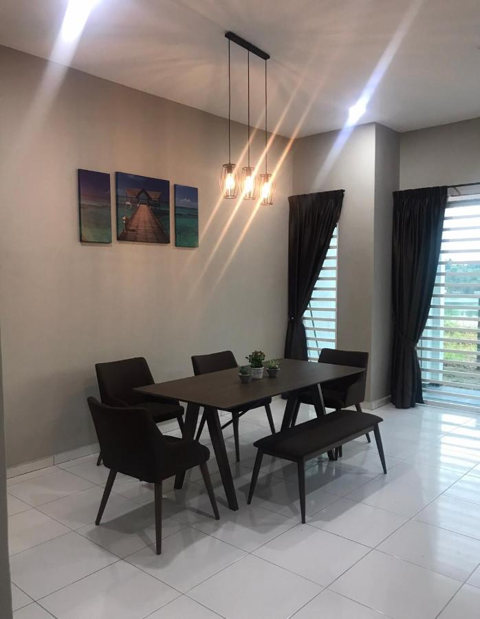 Ipoh Water Front City Homestay Bagian luar foto